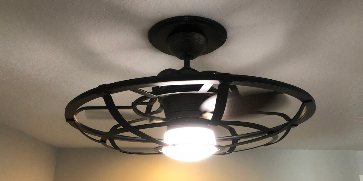 Ceiling fan with light